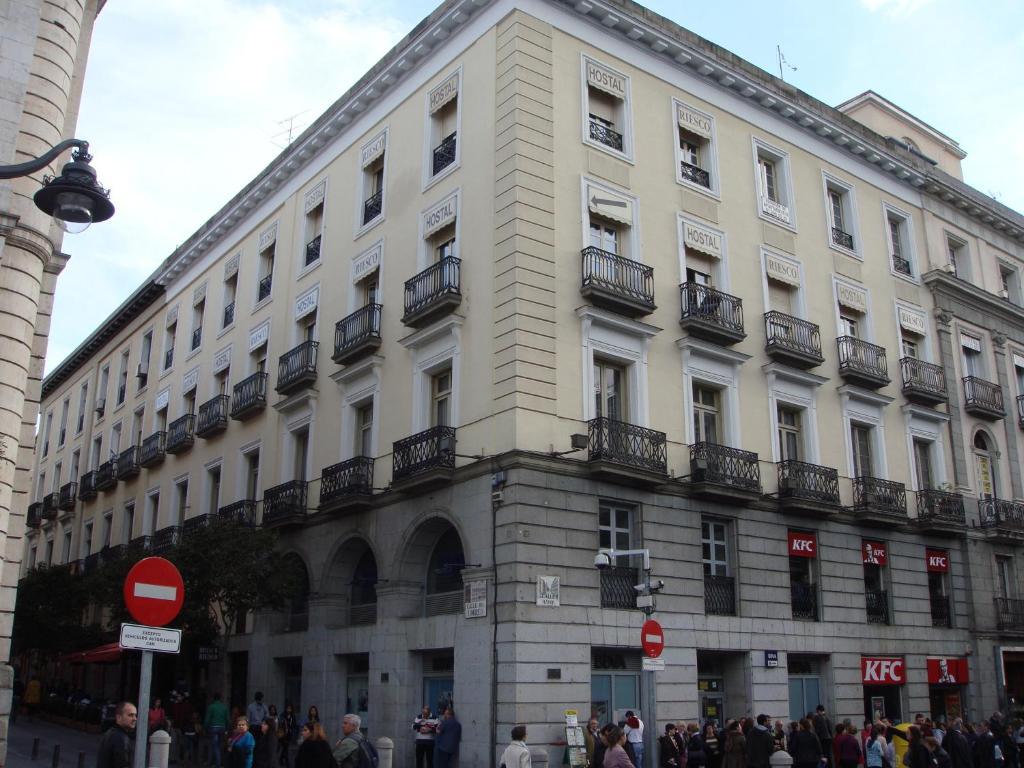 Hostal Riesco Madri Exterior foto